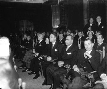 Ronde Tafel Conferentie , slotzitting in Ridderzaal, ambassadeurs, Bestanddeelnr 903-6861