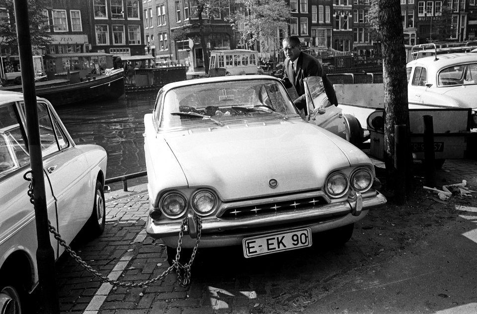 Roofoverval Amsterdamse juwelier, de wagen aan de ketting gelegd, Bestanddeelnr 916-9409