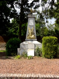 Romeries (Nord, Fr) monument aux morts