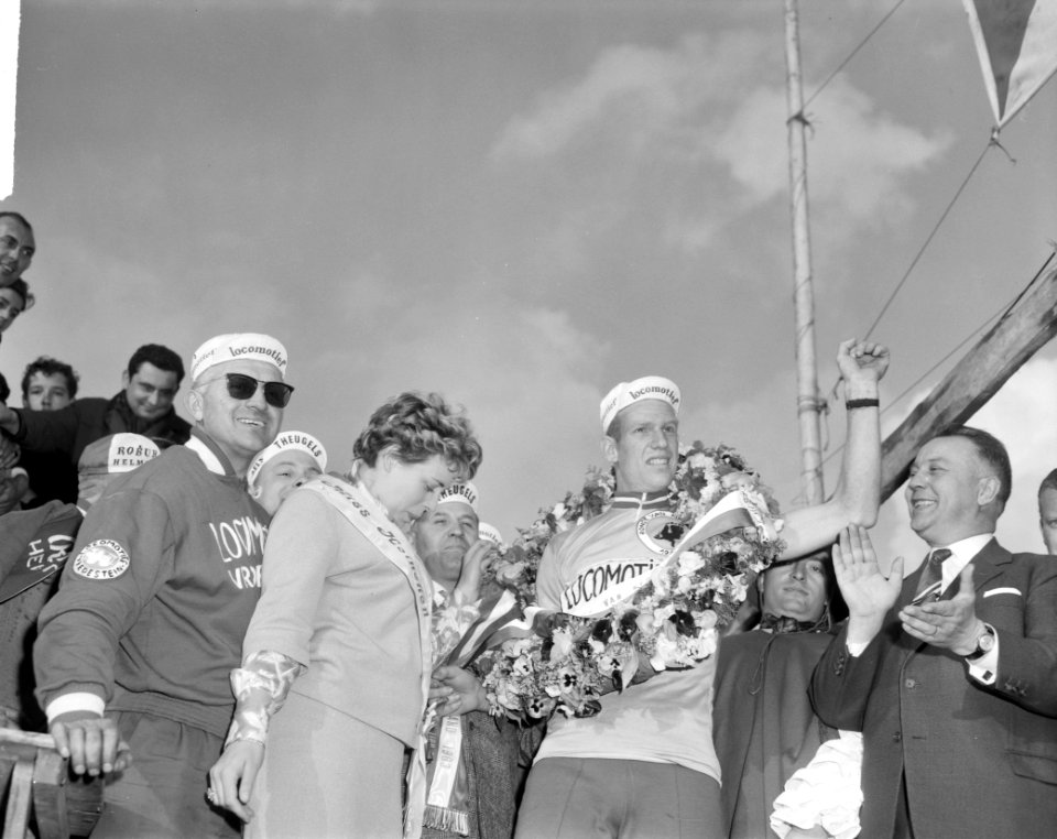 Ronde van Nederland , Huldiging winnaar Lex van Kreuningen, Bestanddeelnr 915-1553