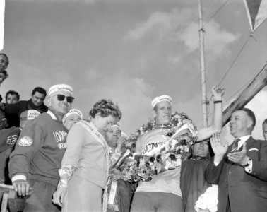 Ronde van Nederland , Huldiging winnaar Lex van Kreuningen, Bestanddeelnr 915-1553