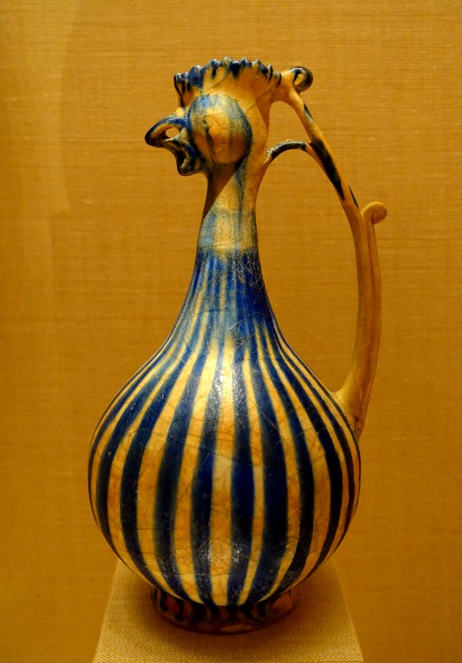 Rooster-headed ewer, Iran, Kashan, 1200s AD, stonepaste, molded and applied decoration, underglaze painted, 19.68.2 - Metropolitan Museum of Art - New York City - DSC07190