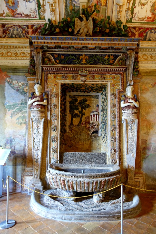 Room of the Fountain - Villa d'Este - Tivoli, Italy - DSC03865