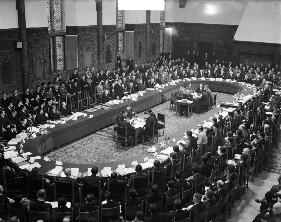 Ronde Tafel Conferentie , slotzitting in Ridderzaal, duplikaat overzicht, Bestanddeelnr 903-6871