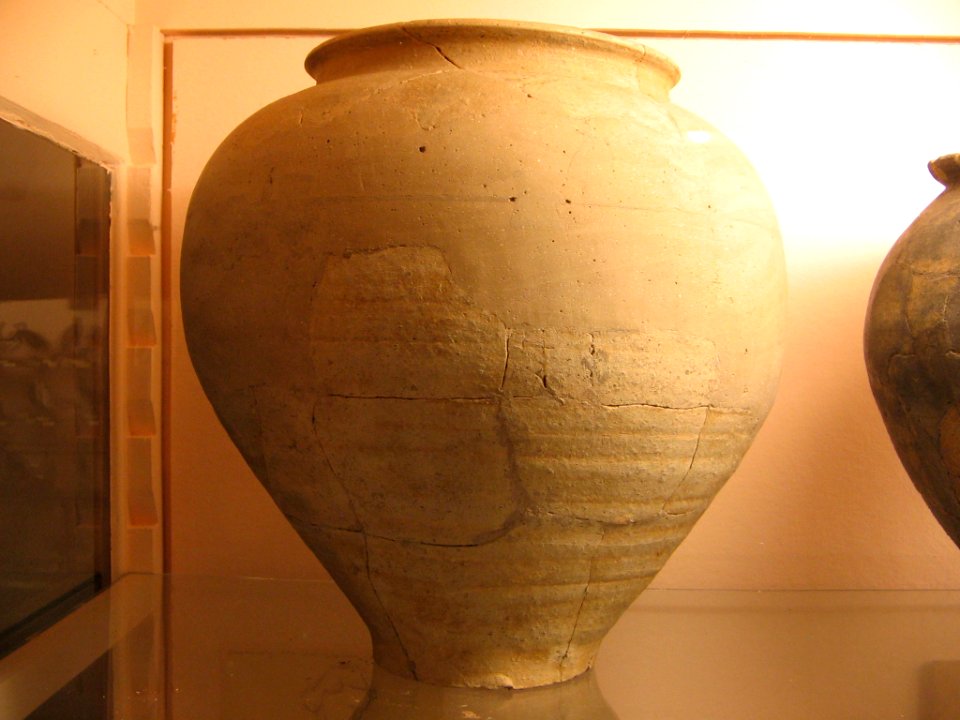 Romeinse voorraadpot (1) in het Leudalmuseum, Haelen 001