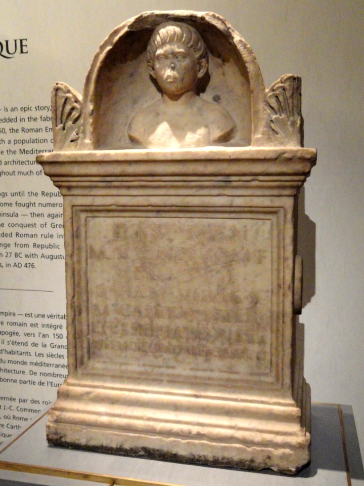 Roman funerary altar for a boy, end of 1st century AD - Royal Ontario Museum - DSC09770