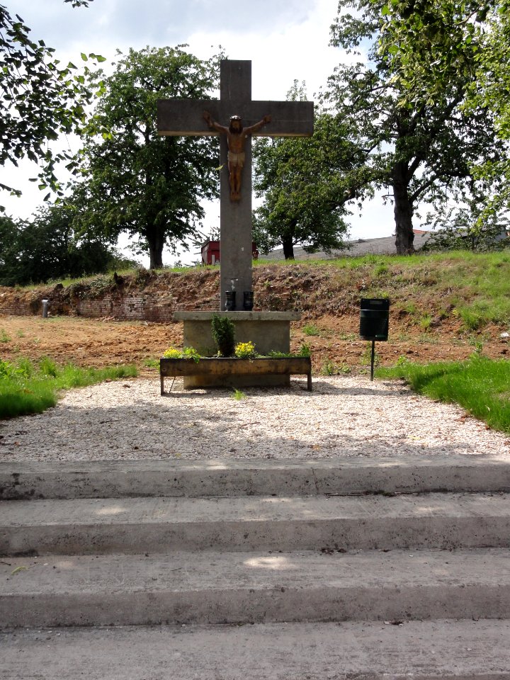 Romeries (Nord, Fr) calvaire D942
