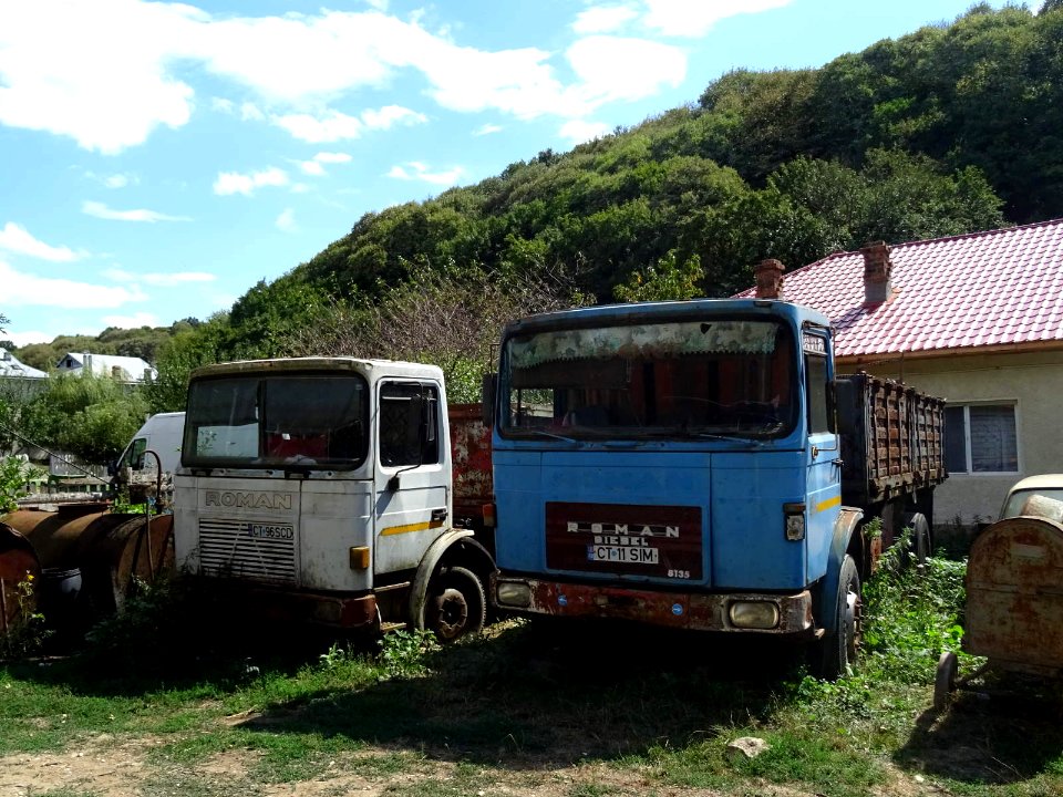 Roman 8135 truck wrecks, Constanta