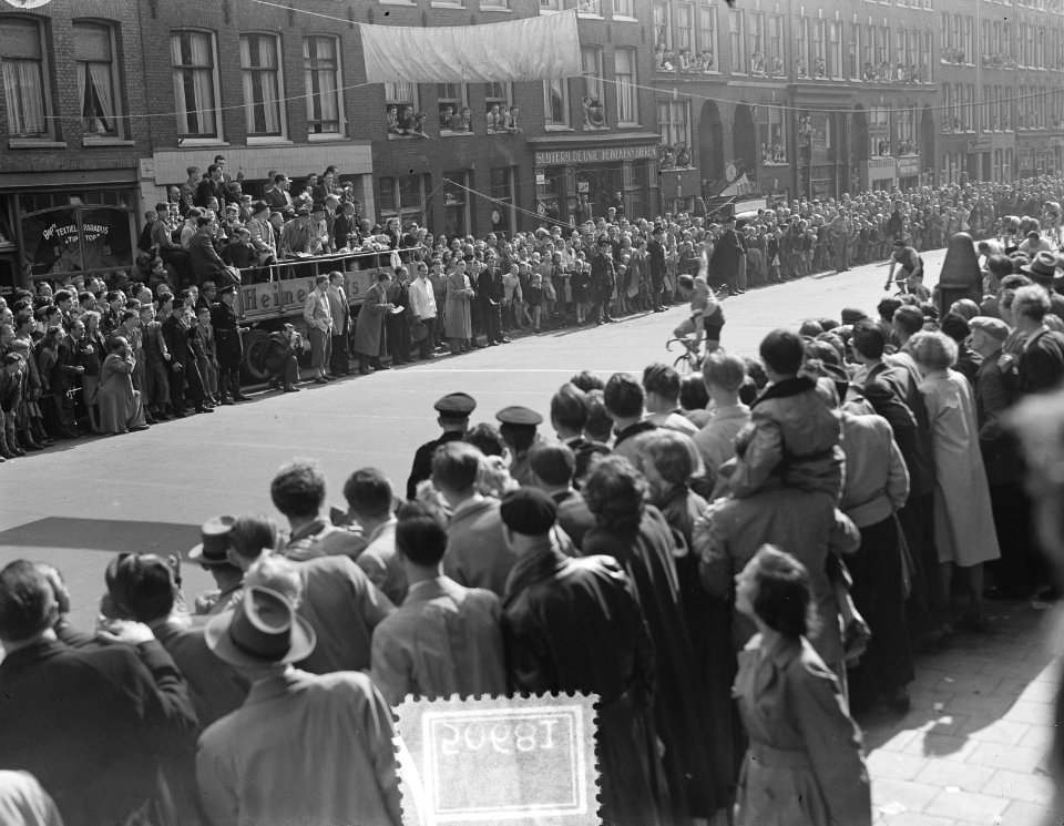 Ronde Albert Cuypstraat finish Jan Hijzelendoorn, Bestanddeelnr 905-0681