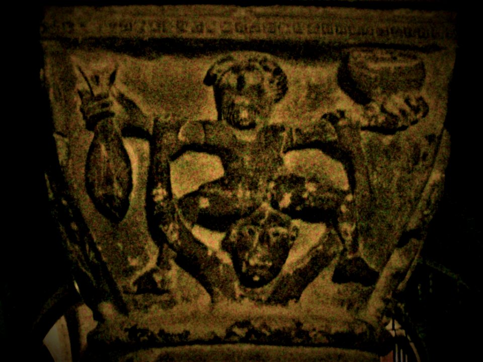 Romanesque capital, Canterbury 3