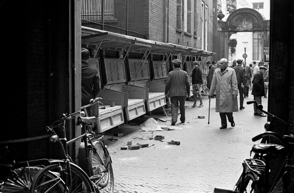 Romantische boekenstalletjes in Amsterdam, Bestanddeelnr 913-9449