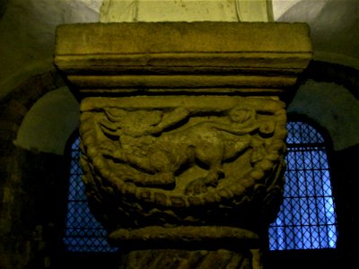 Romanesque capital, Canterbury 1