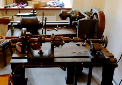 Roscheiderhof Schirmwerkstatt - Werkbaenke