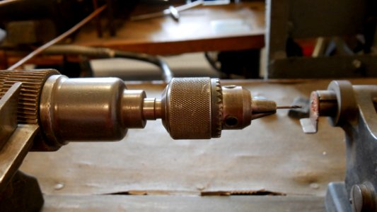 Roscheiderhof Schirmwerkstatt - Werkbaenke Bohrer