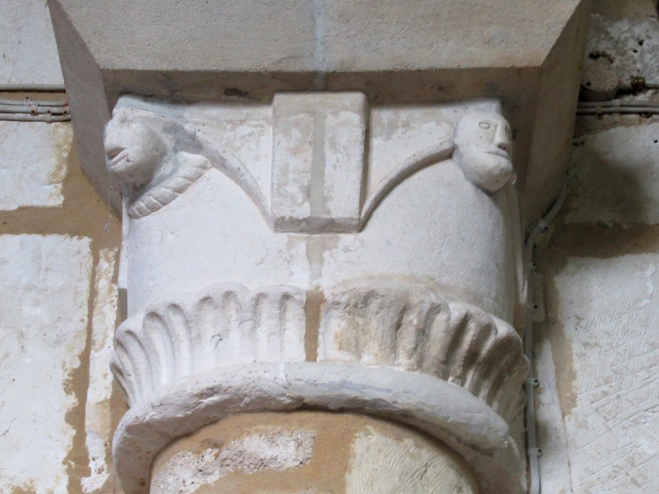 Romanesque capital, St Nicholas, Bramber 01