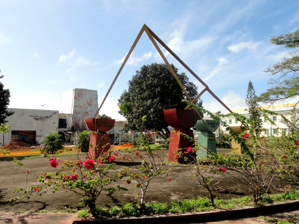 Rose garden - University of Guam - DSC00997