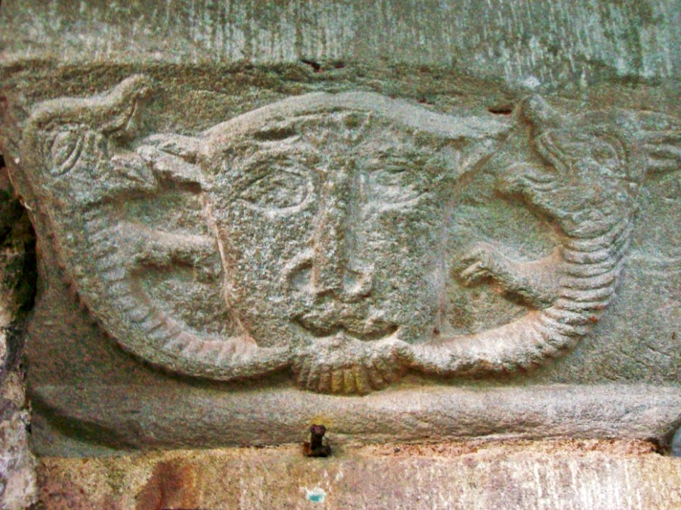 Romanesque carving, Bridge Sollers 2