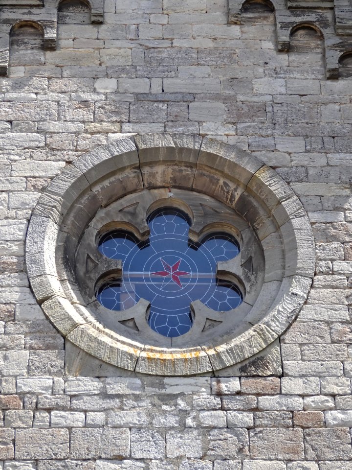 Rosettenfenster 2 in der Kirche in Reisdorf