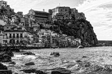 Calabria rocks horizon photo