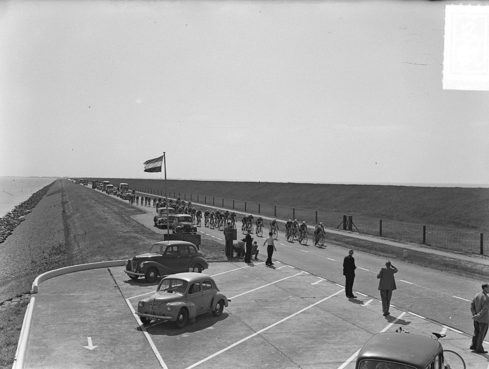 Ronde van Nederland passeren afsluitdijk, Bestanddeelnr 904-6027