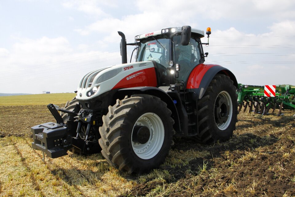 Tractor agriculture steyr 6300 terrus cvt