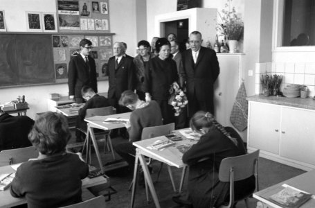 Rondgang door de school Koningin in de klas, Bestanddeelnr 913-4828