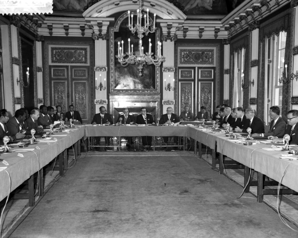 Rondetafelconferentie in de Treveszaal. Overzicht van de zitting, Bestanddeelnr 912-5309