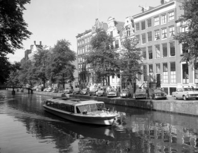Rondvaartboten in de grachten aangetast, Bestanddeelnr 908-6425