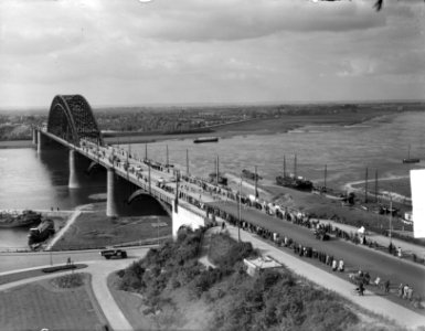 Ronde van Nederland 5e etappe Remmers op Waalbrug, Bestanddeelnr 903-3688