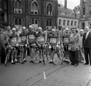Ronde van Nederland v.l.n.r. Dekkers Voorting Faanhof Breenen Wagtmans Van Est, Bestanddeelnr 905-1439
