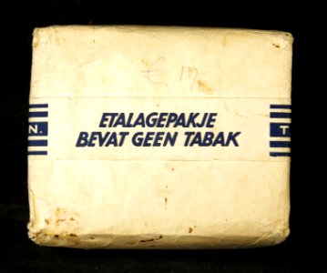 Roode-Ster rooktabak etalage pakje backside