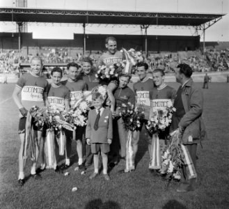 Ronde van Nederland finish huldiging winnaar Ploeg, Bestanddeelnr 905-1538