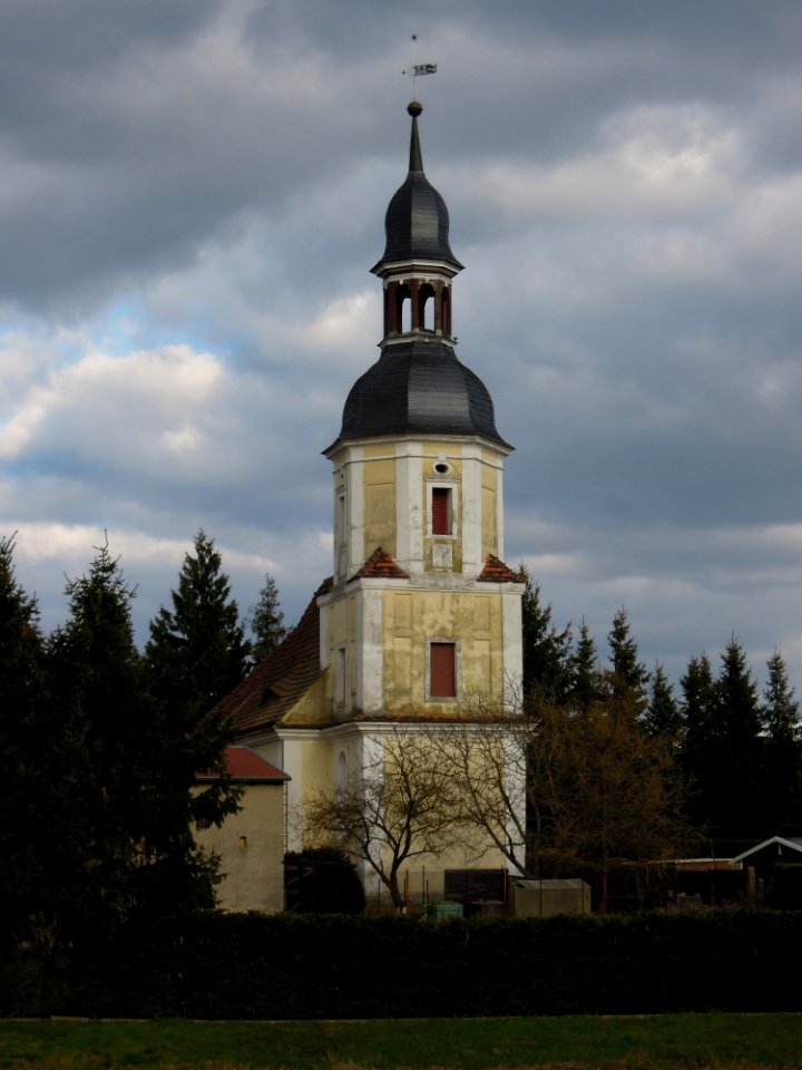 Rosenfelder Kirche Anfang April 2015