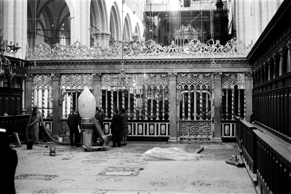 Restauratie Nieuwe Kerk in Amsterdam interieur en bronzen koorhek, Bestanddeelnr 930-6587