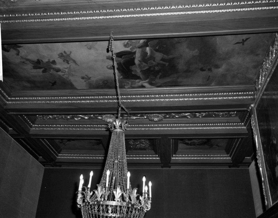 Restauratie Paleis te Dam (Amsterdam) weeskamer gebeeldhouwde plafond, Bestanddeelnr 913-9941