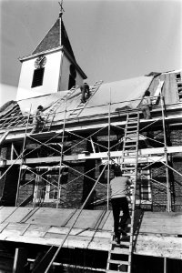 Restauratie Petruskerk in Sloterdijk werkzaamheden buiten, Bestanddeelnr 930-6791