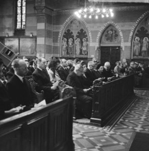 Requiemmis voor oveleden Paus in de St Jacobskerk in Den Haag Overzicht van d, Bestanddeelnr 915-2536