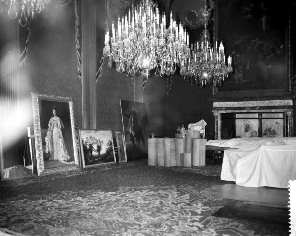 Restauratie Koninklijk Paleis te Amsterdam, schilderijen in een zaal, Bestanddeelnr 911-1510