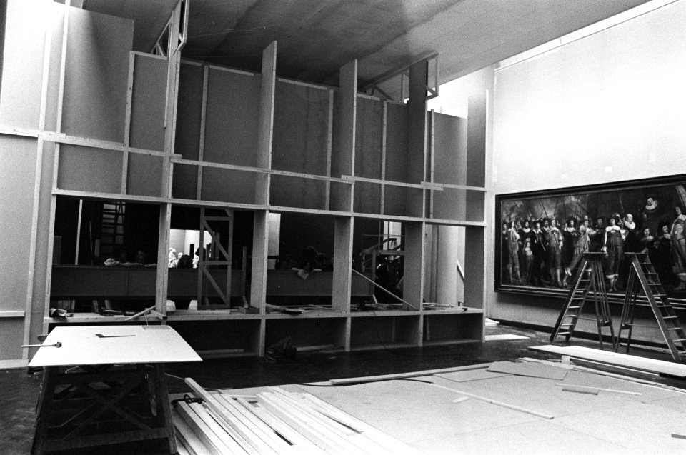 Restauratie Nachtwacht wand met glas waardoor publiek restauratiewerkzaamheden , Bestanddeelnr 928-1683