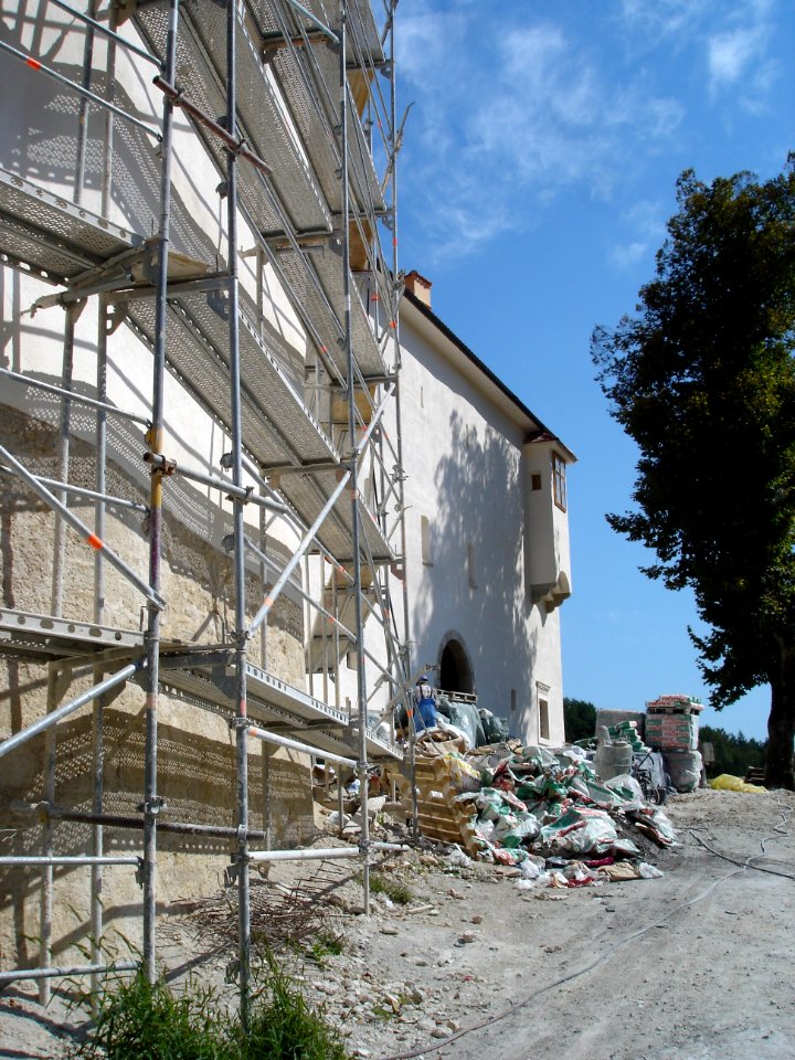 Restoration of Pišece Castle in 2006 86