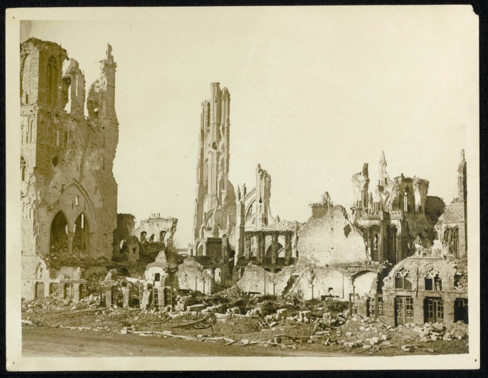 Results of German vandalism. Ypres as it is today after perpetual German bombard, Bestanddeelnr 158-1428