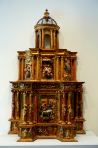 Reredos, Spanish, c. 1570-1600, polychromed and gilded pine - Fogg Museum - Harvard University - DSC01885