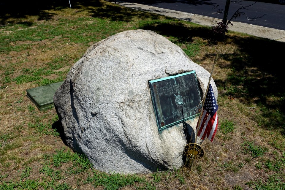 Revolutionary War Memorial - Middleborough, Massachusetts - DSC03981