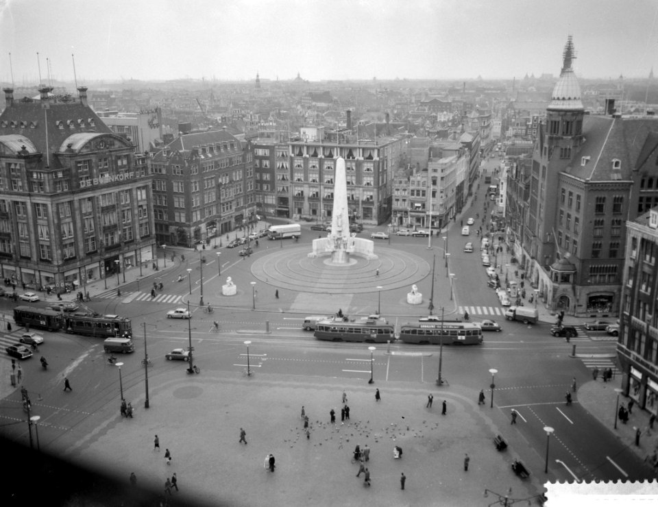 Restauratie Koninklijk Paleis te Amsterdam, overzicht van de Dam met het Nationa, Bestanddeelnr 911-1516