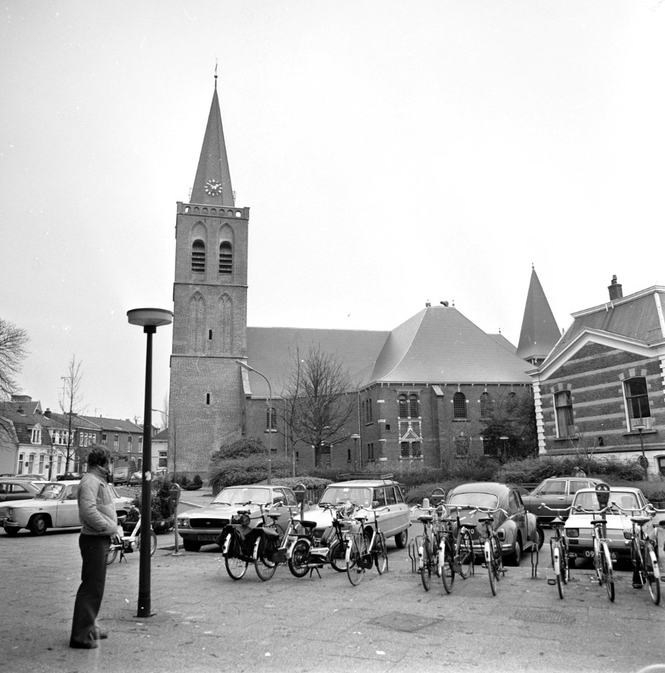Restauratie Grote Kerk in Hilversum na brand in 1971 voltooid exterieur, Bestanddeelnr 929-4612