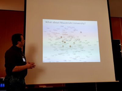 Researcher meets Curator - Visual Biographies of Scholars and the Topics they Studied - Egon Willighagen (15)
