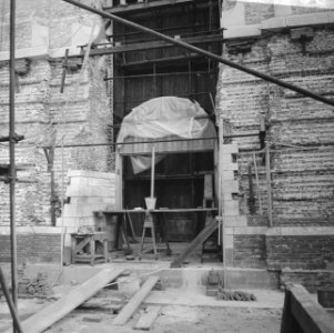 Restauratie St. Laurenskerk te Rotterdam, de ingangspartij, Bestanddeelnr 919-1166
