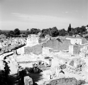 Resten van de Romeinse stad Glanum, iets ten zuiden van Saint-Rémy-de-Provence, Bestanddeelnr 254-0248