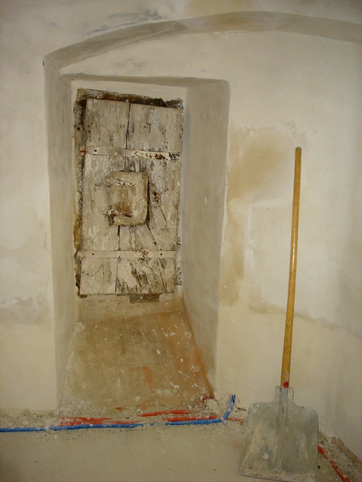 Restoration of Pišece Castle in 2007 57