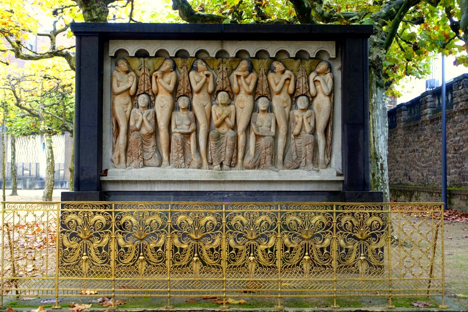 Resurrection - Platanenhain - Mathildenhöhe - Darmstadt, Germany - DSC01541